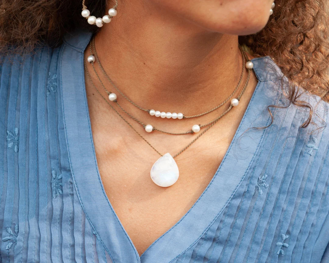 BOHEMIAN NECKLACE - White Pearls